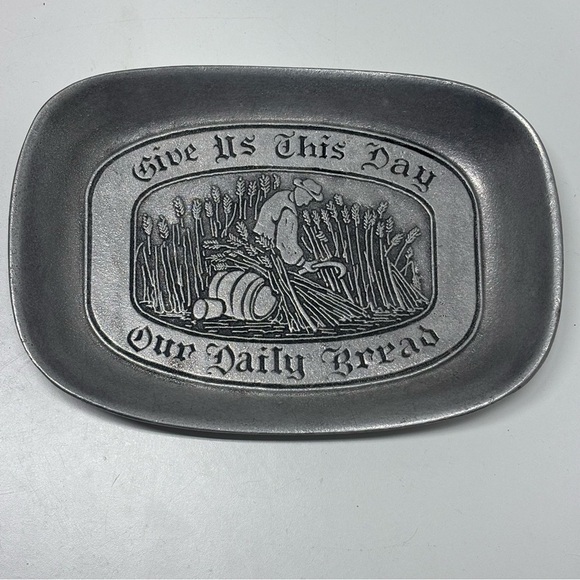 Vintage pewter Wilton Armetale serving tray “give us this day our daily bread” - Picture 1 of 7